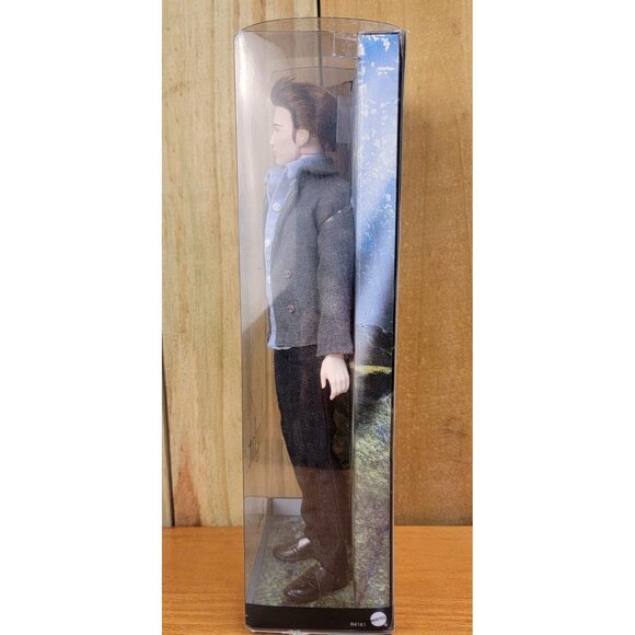 Limited Edition Mattel Twilight Edward Cullen 2009 Barbie Figure (R4161) - Picture 3 of 11